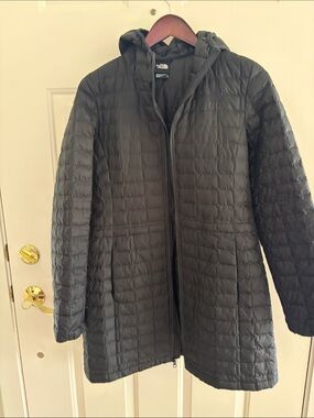 The North Face Women's Black Quilted Hooded Puffer Coat